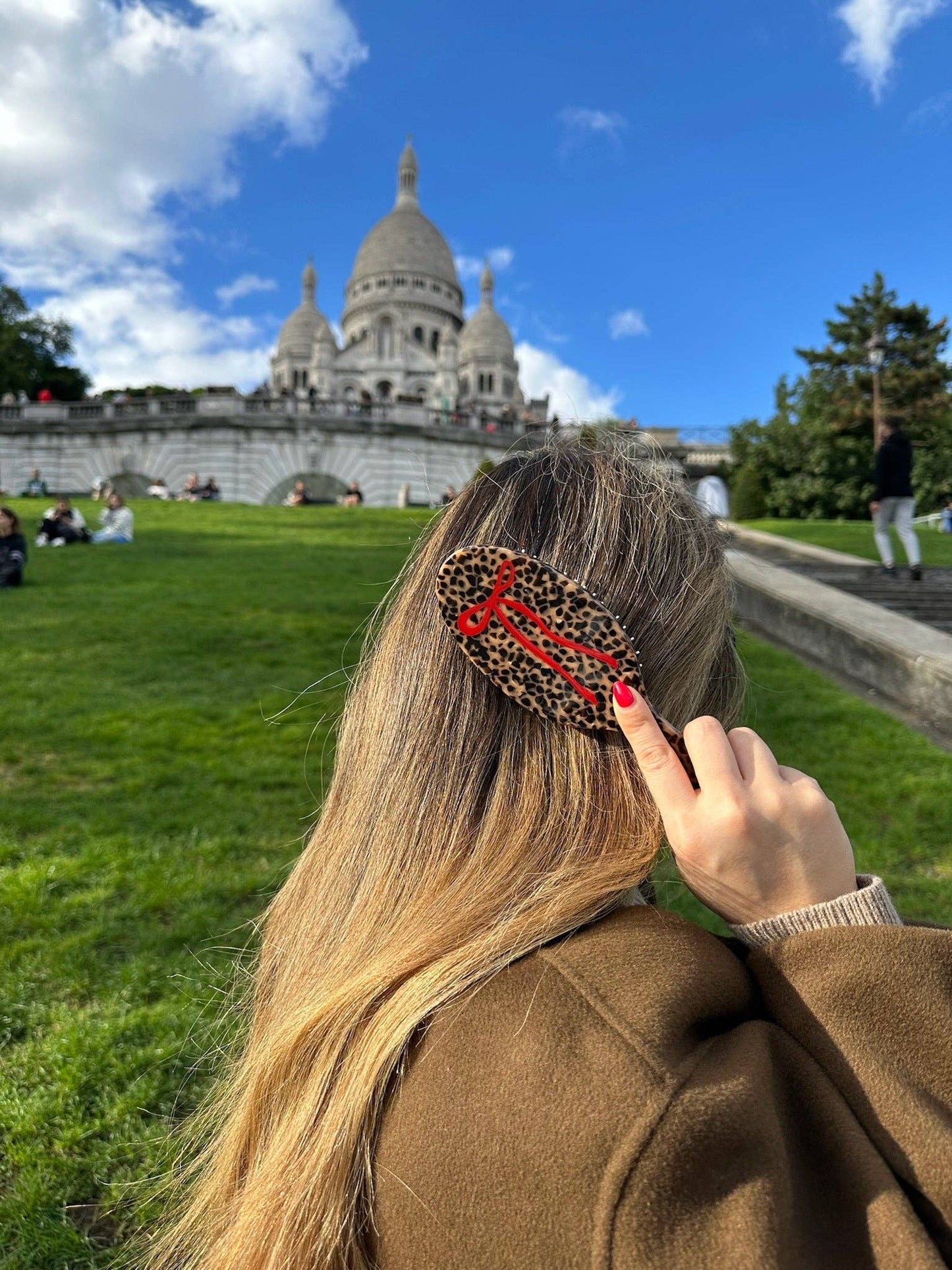 Brosse à cheveux incroyable avec nœud léopard peint à la main
