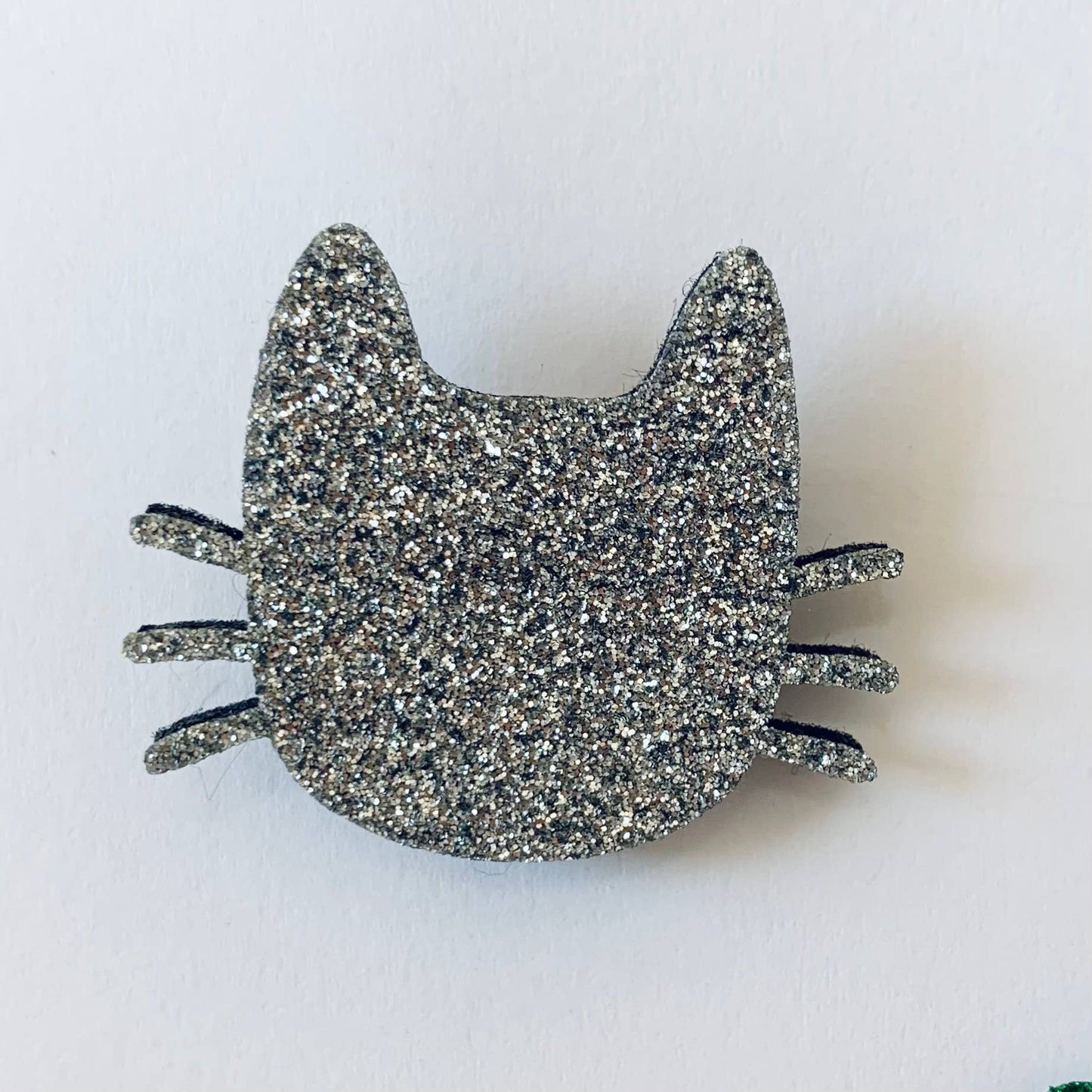 Broche en paillettes - Chat moustaches