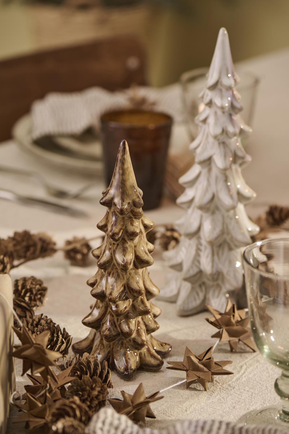 Arbre de Noël debout brun-tacheté