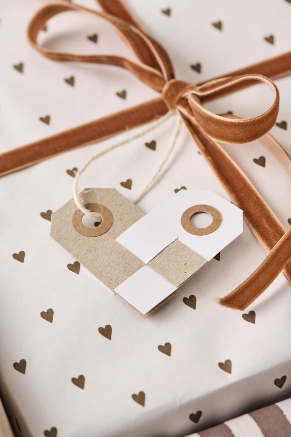 Papier cadeau coeurs marron