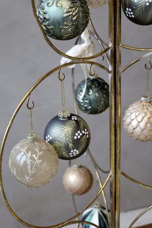 Boule de Noël avec sapin et baies