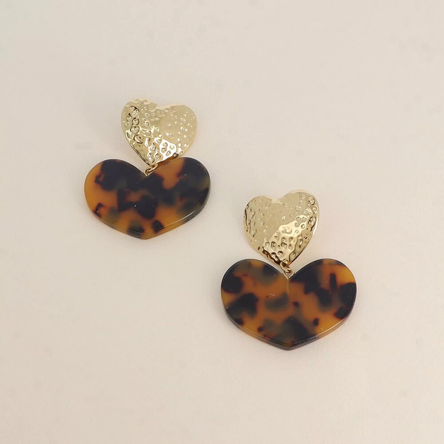 Boucles pendantes - coeurs en résine et texturé