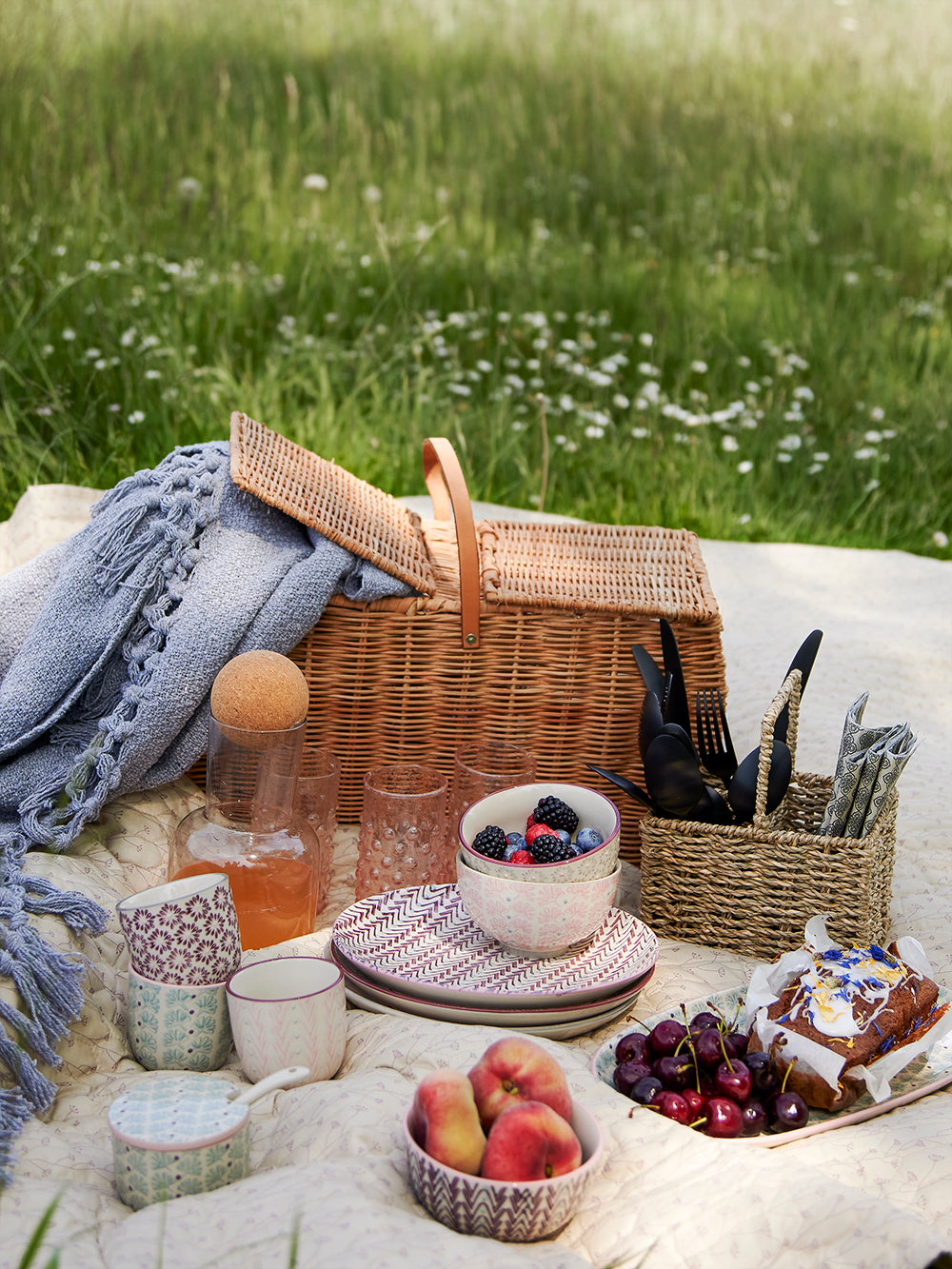 Panier avec couvercle, Nature, Rotin