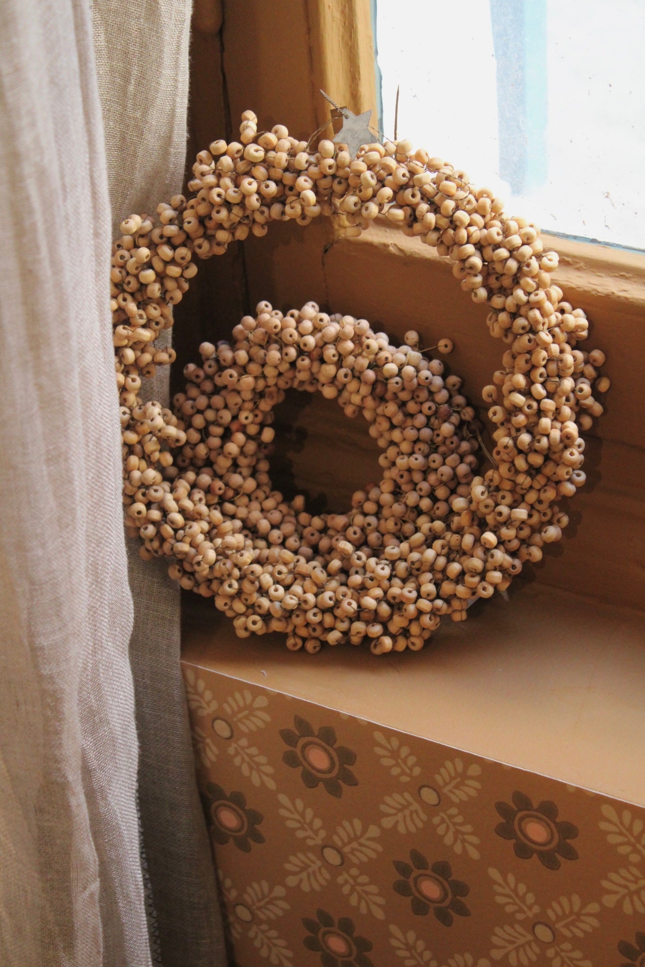 Couronne perles de bois