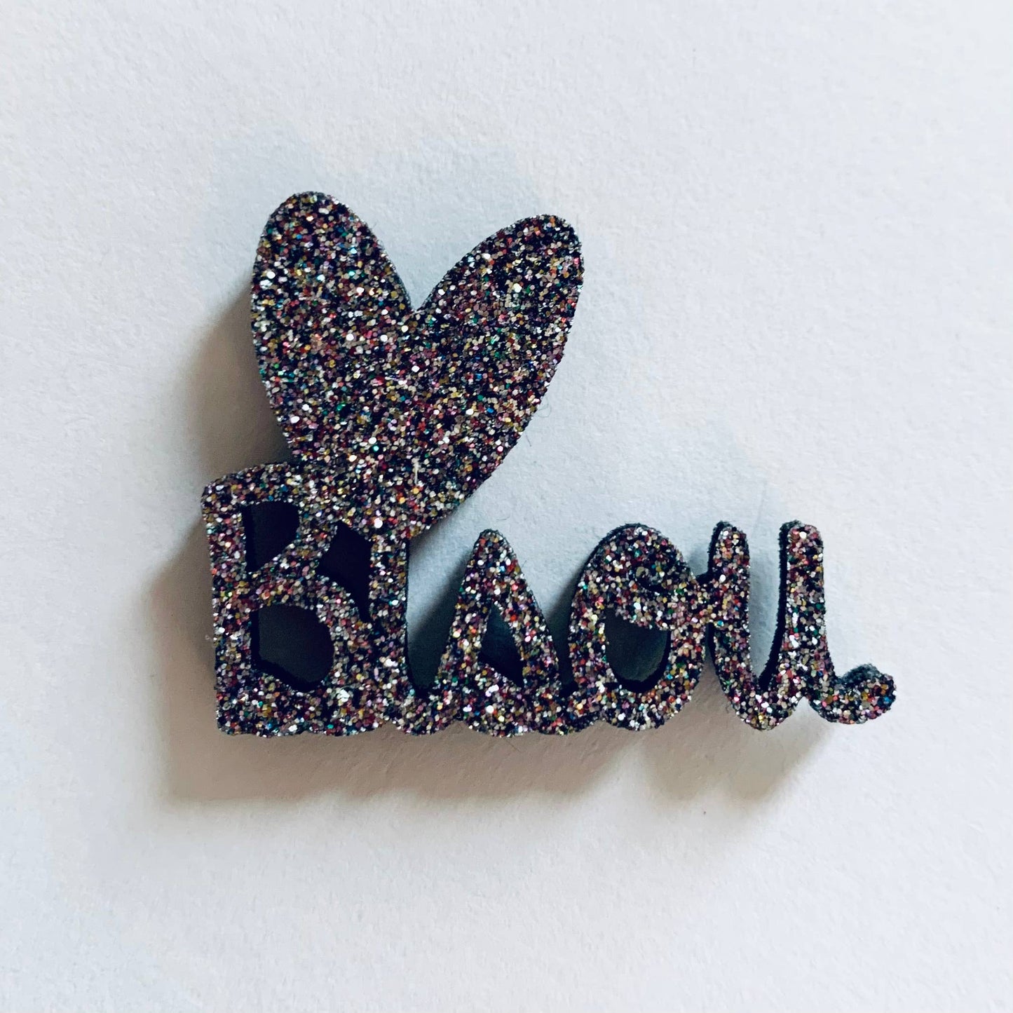 Pin's en paillettes - Bisou