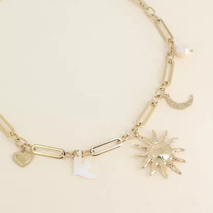 Collier - breloques (coeurs, soleil, oiseau) et perle d'eau douce