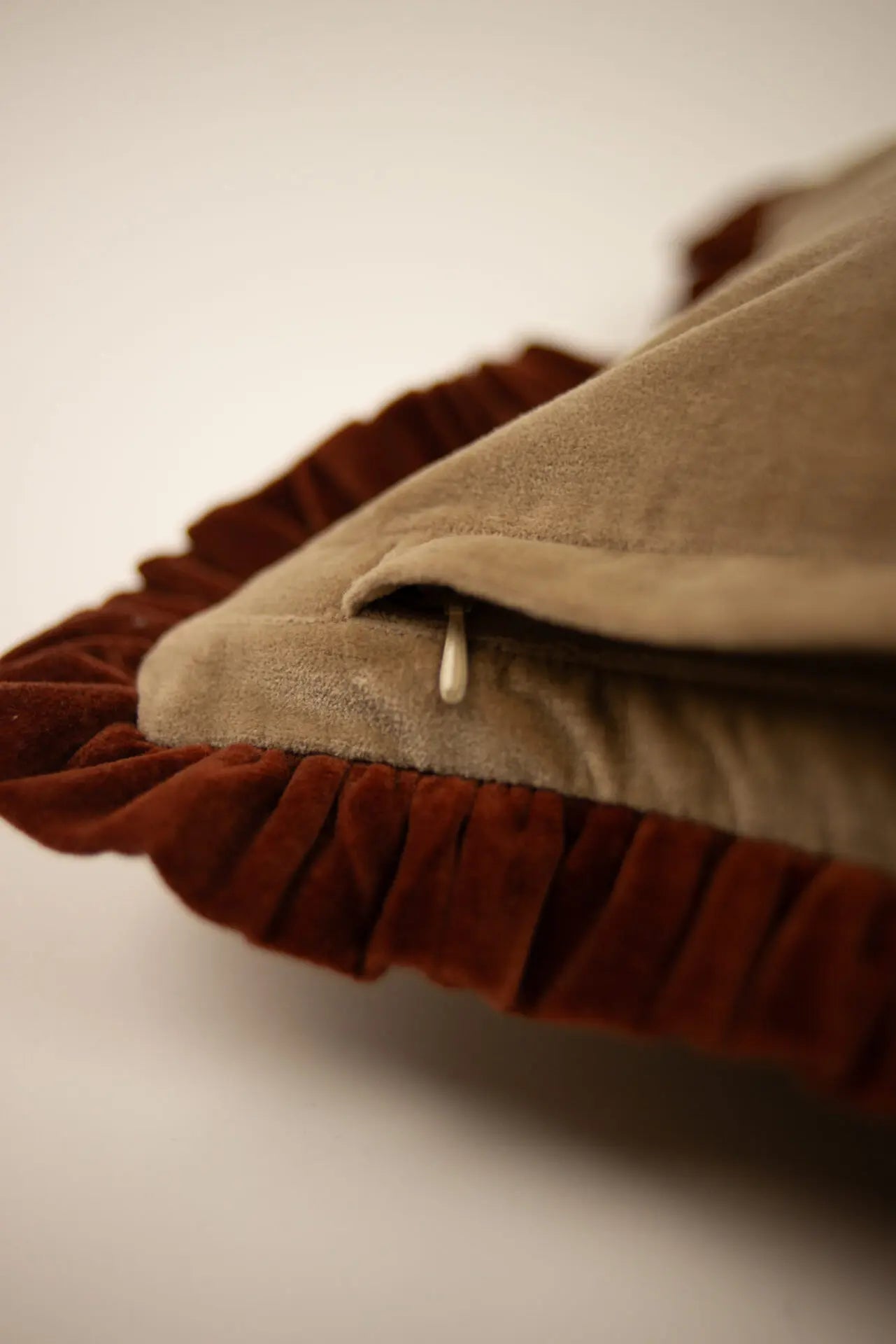 coussin Doris beige et rouille 30x50cm
