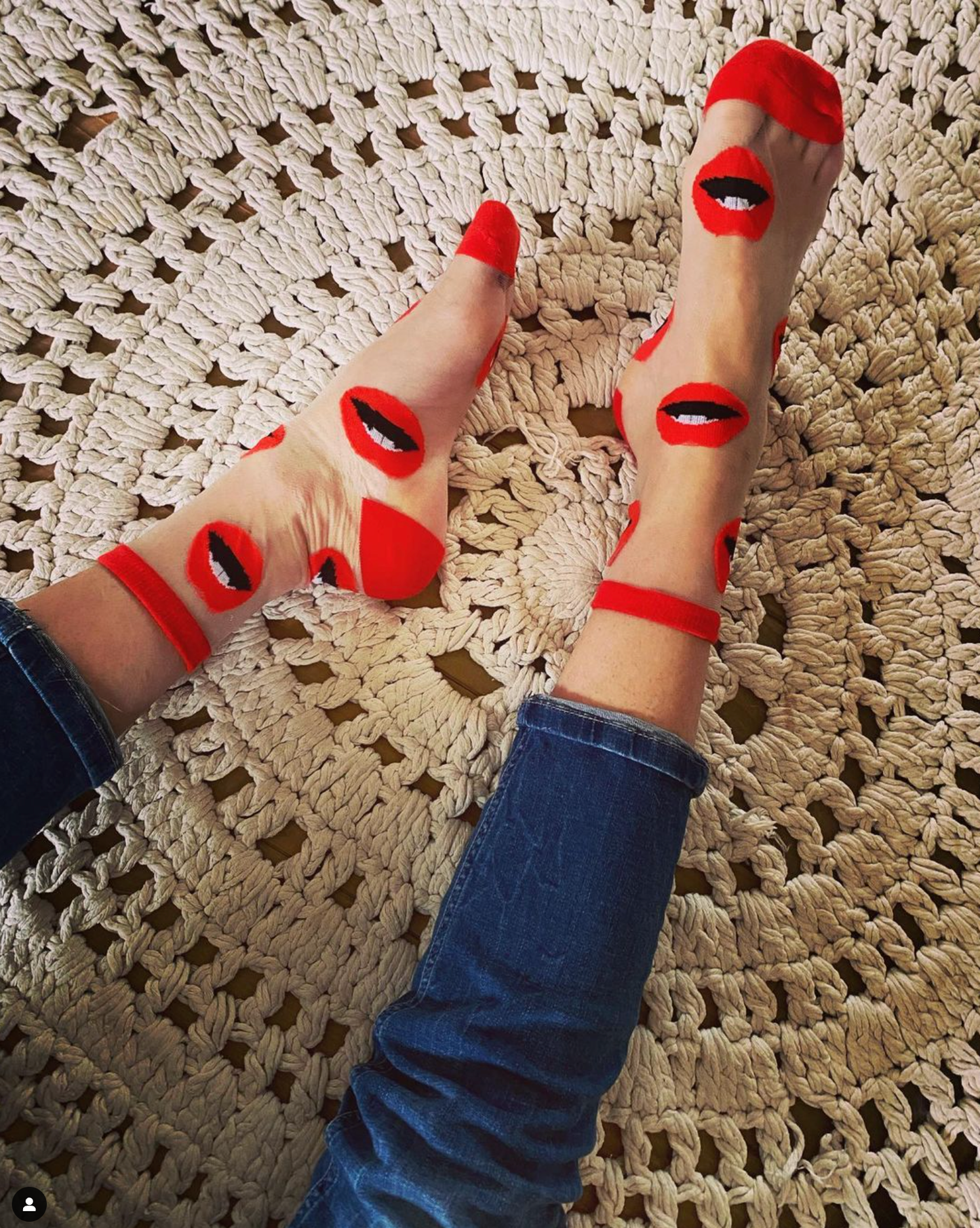 Chaussettes femme fantaisie avec des bouches rouges