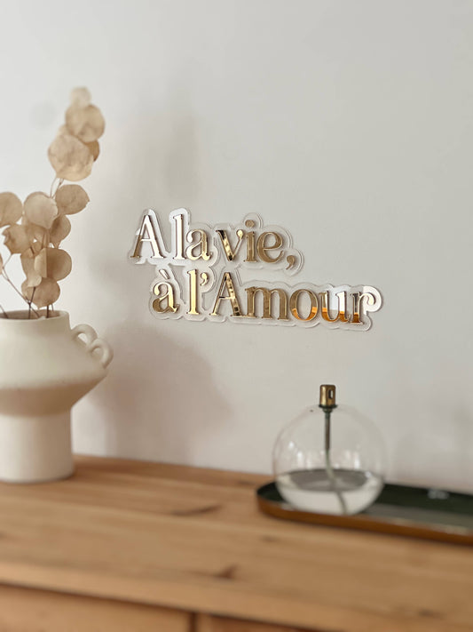 Enseigne  A la vie, à l'amour