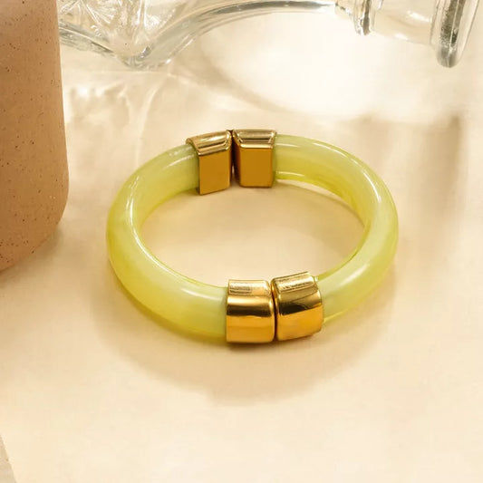 Bracelet manchette aimanté résine jaune ouvrable