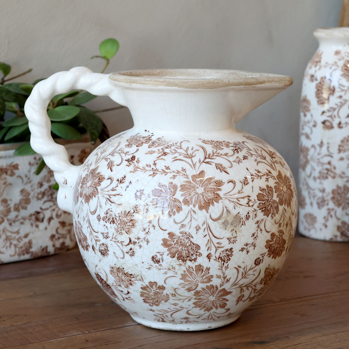 vase Grenoble avec motifs florales