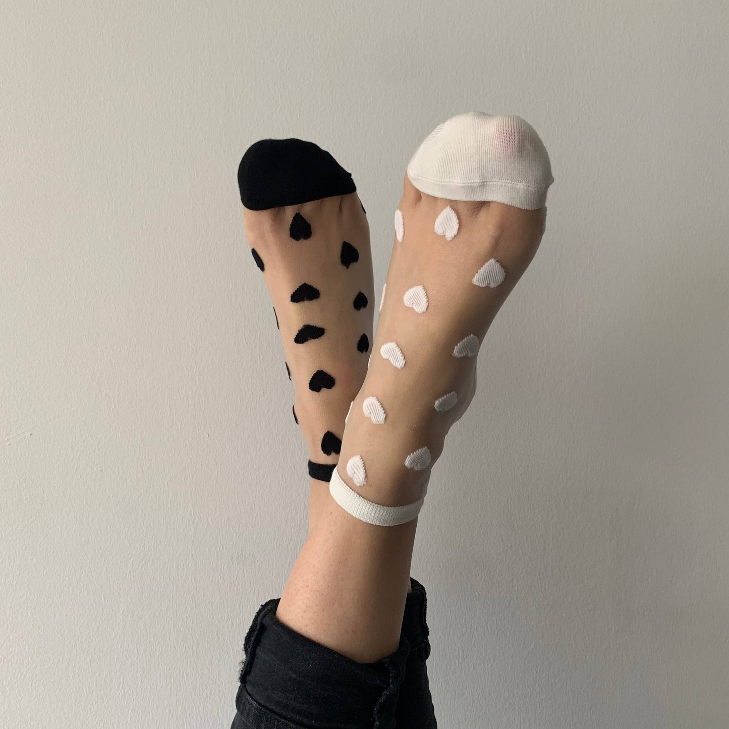 Laure Chaussettes transparentes coeurs blancs