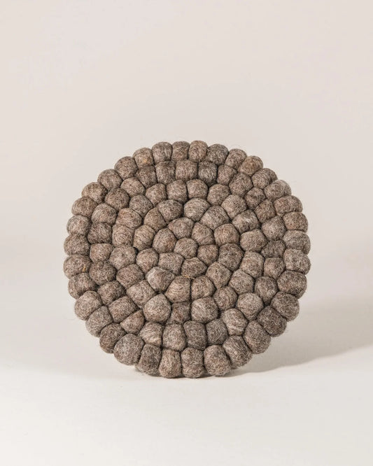 Dessous de plat boule en laine taupe