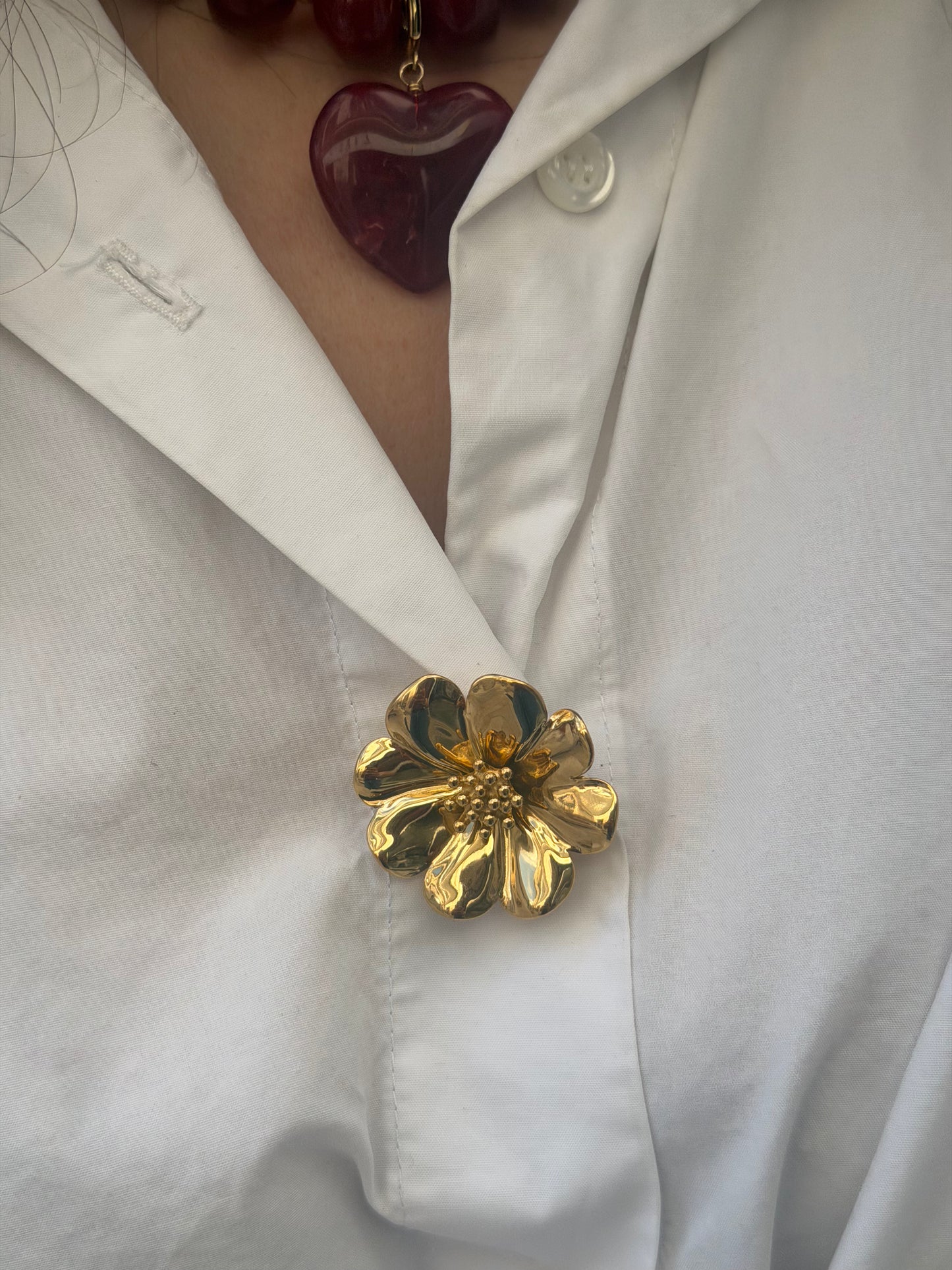 Bijou de bouton fleur dorée