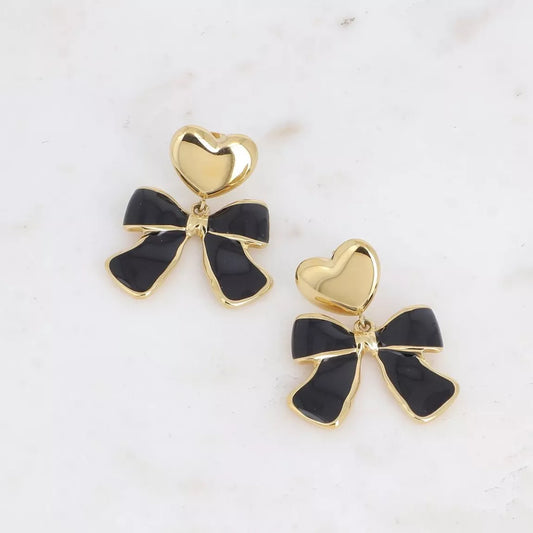 Boucles pendantes Thalia - coeur et noeud papillon en émail