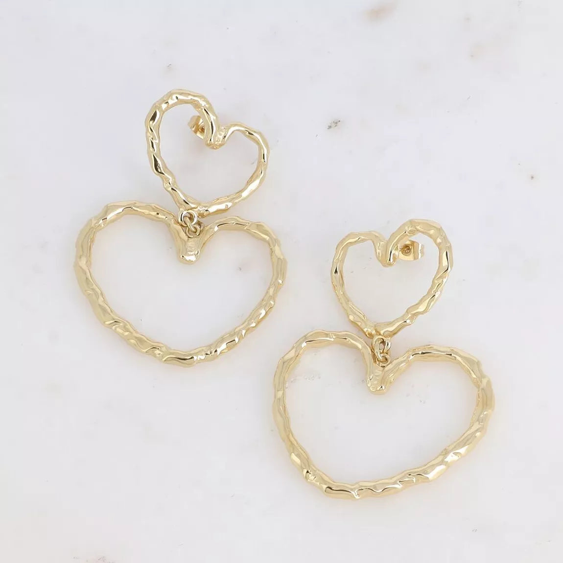 Boucles pendantes Athenia - double coeur ajouré et texturé