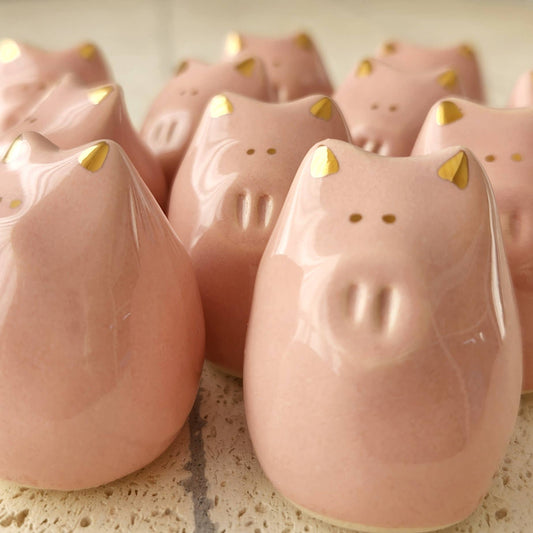 Amulette Petit Cochon de la Fortune - lustre en Or 5 langues