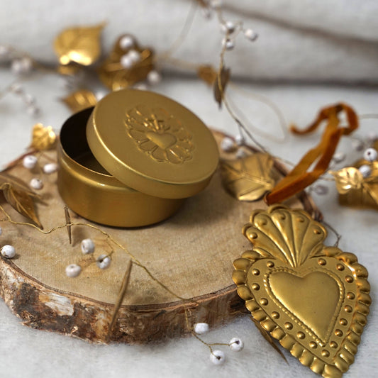 Boîte ronde ex-voto en métal coloris laiton, artisanale