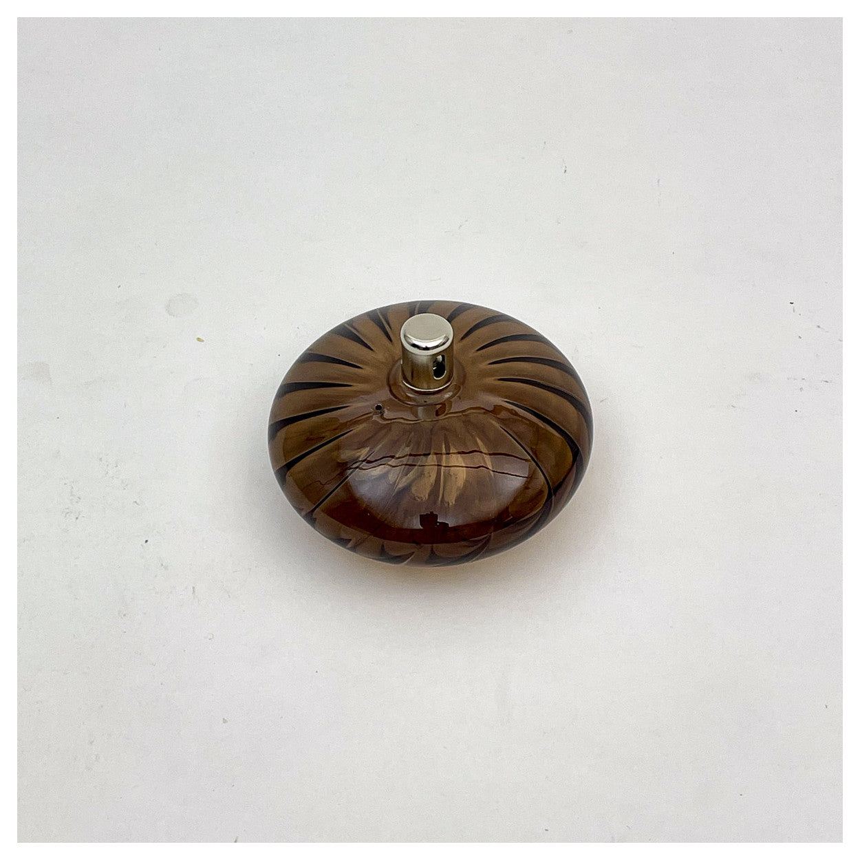 LAMPE A HUILE ELLIPSE STRIEE BRONZE