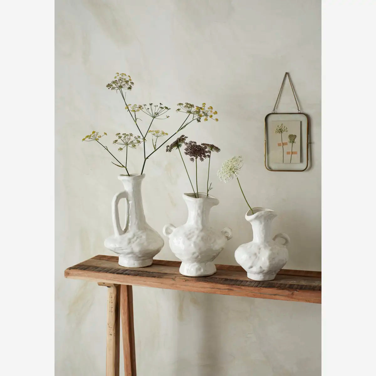 Vase blanc deux anses